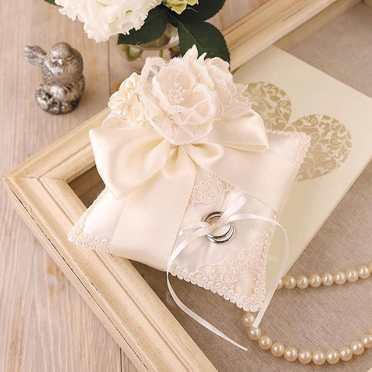 手芸キット 『ハマナカ Juno (ジュノー) ブーケレースとリボンのピロー H431-146』 Hamanaka ハマナカ