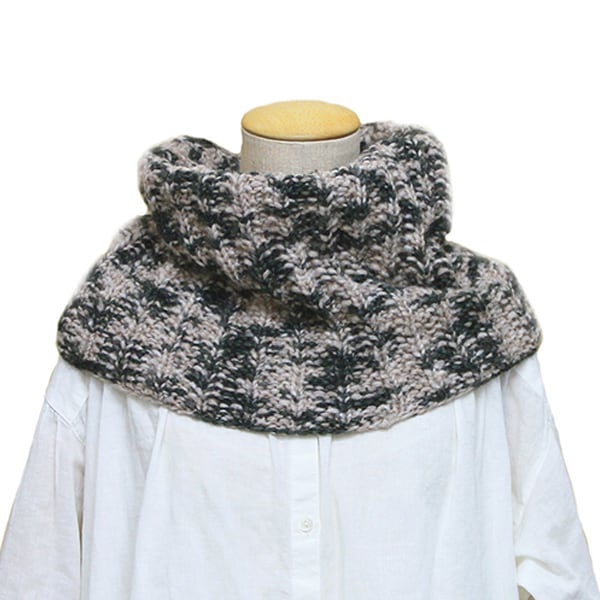 Fall and winterYarn "Jungle 452 color" Puppy