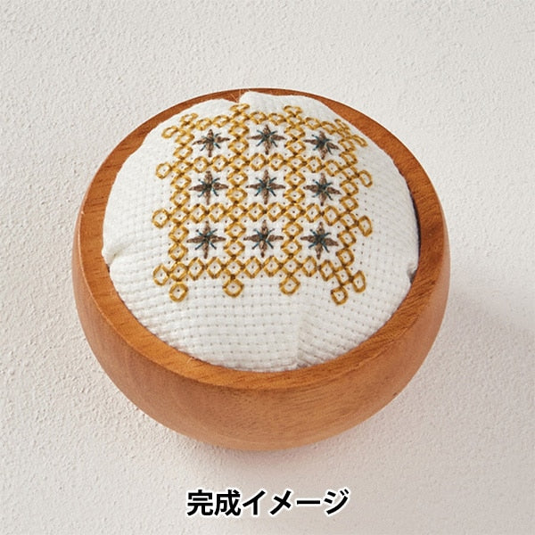Embroidery kit "Continuous terrestrial pierce pattern 3 Totsuka Sashimi Pink Cushion 117"