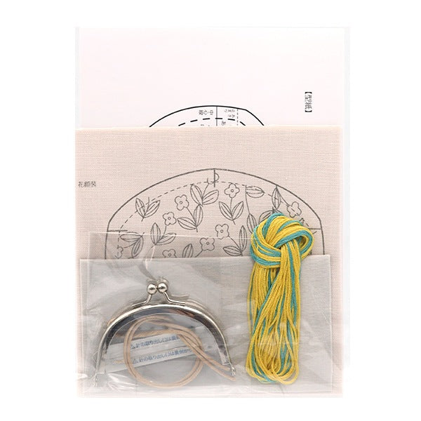 刺しゅうキット 『戸塚刺しゅう 星あかりの刺繍手帖 がま口 花額装 533』