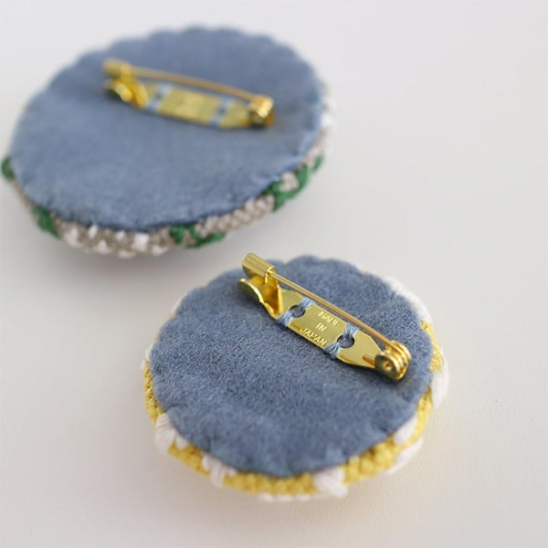 刺しゅうキット 『地刺し® ブローチ 白い花 No.2313』 LECIEN ルシアン cosmo コスモ