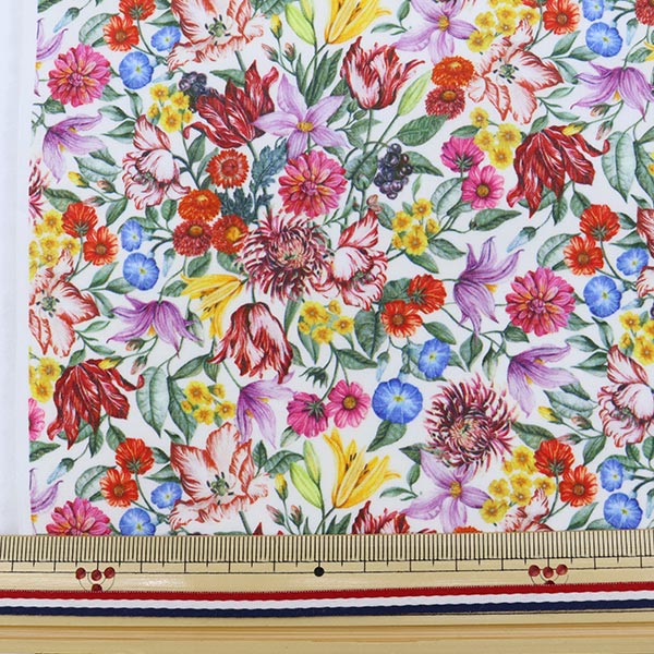 [From quantity 5] Fabric "Liberty Liberty Print Tana lawn Royal Garland 3631213-C" Liberty Japan