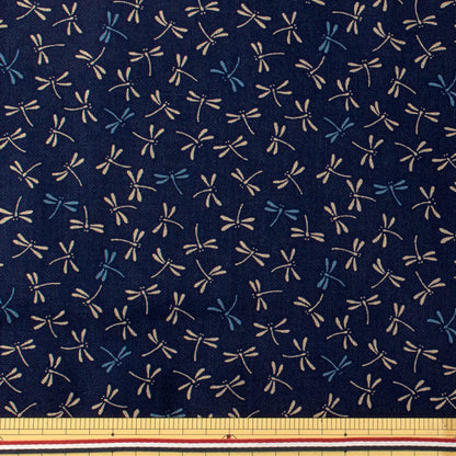 [From quantity 5] Fabric 『FabricDragonfly Japanese toneSheetingPrint dark blue 88222-7-5]