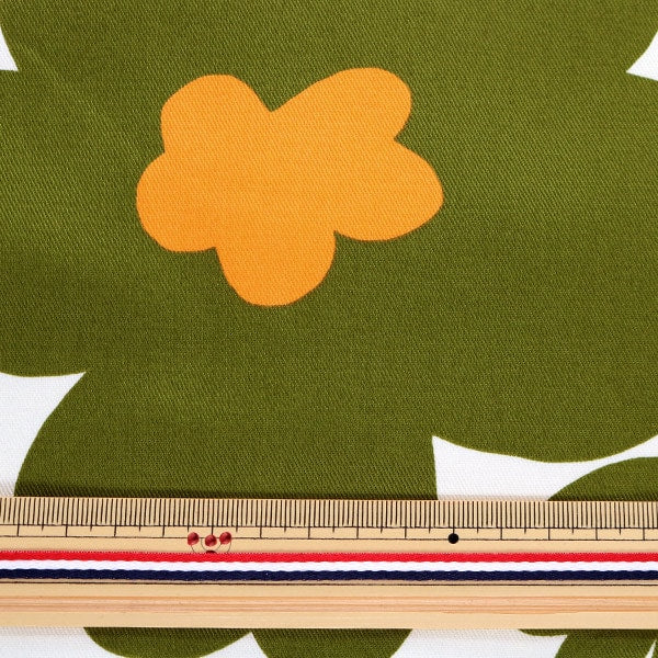 [From quantity 5] Fabric "Twill print Scandinavian flower pattern yellow green KTS3676-H" COTTON KOBAYASHI