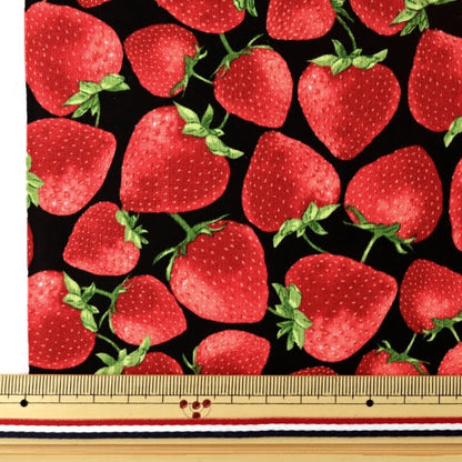 [From quantity 5] Fabric "Inkjet print I strawberry C7347-Black" USA cotton