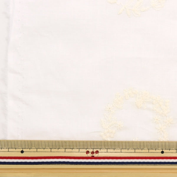 【数量5から】 生地 『60ローン リース柄刺繍 ホワイト 155-1642-B1』