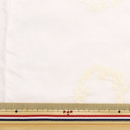 【数量5から】 生地 『60ローン リース柄刺繍 ホワイト 155-1642-B1』
