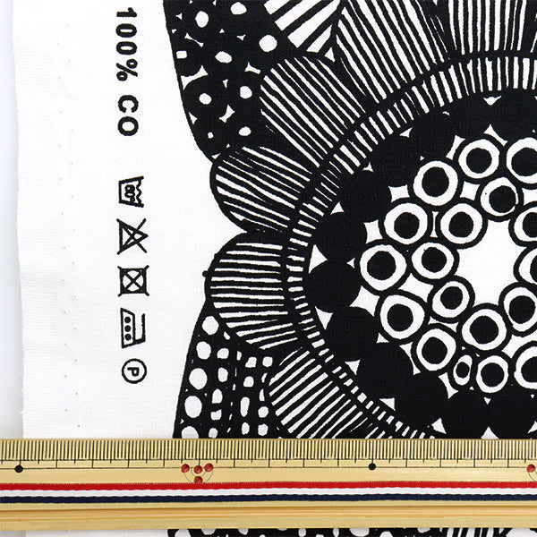 [From quantity 5] Fabric "Marimekko Pietnishill Toraptalha Black 067914-190 (made by Finnish)"
