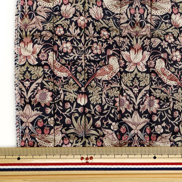 Fabric "Liberty Fabric Tana lawnQuiltCut Cloth Approximately 105 x 50cm Strawberry Seaf CQ3635061J22G]