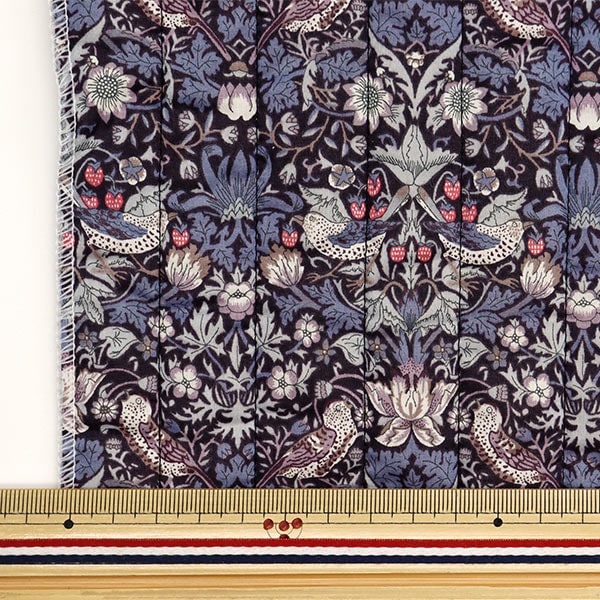Fabric "Liberty Fabric Tana lawnQuiltCut Cloth Approximately 105 x 50cm Strawberry Seaf CQ3635061J23K]