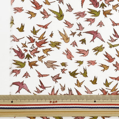 [From quantity 5] Fabric "Liberty Fabric Tana lawn Quia of Flyers 363J4202-CU " Liberty Japan