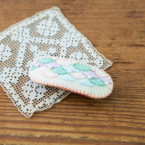 Piece embroidery kit "plomme Accessory Kit Barrette Sunlight Through Trees