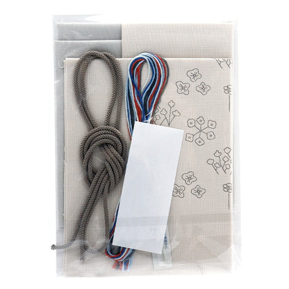 Embroidery kit "Hoshi Akari's embroidery notebook Maru -kai Kutakata 556" Totsuka Shitsu
